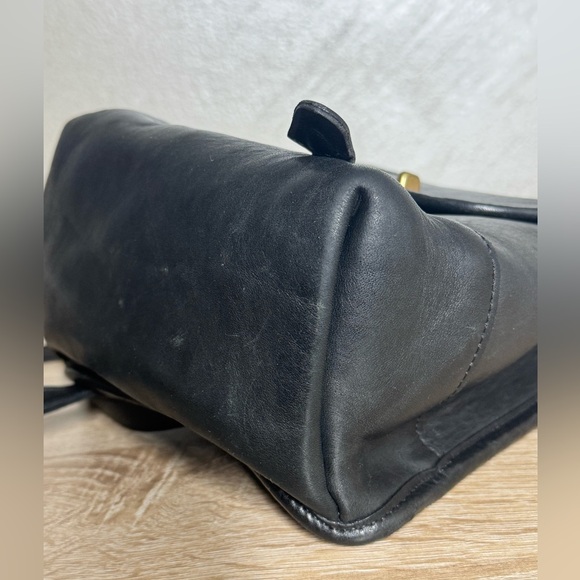 Vintage Coach Black Leather Wome Backpack Turnlock Drawstring Daypack - Picture 7 of 16